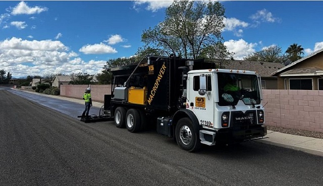 Дорожная машина для нанесения покрытий по технологиям Slurry Seal  и Micro Surfacing (микросюрфейсинг) VSS Macropaver® 12-EX